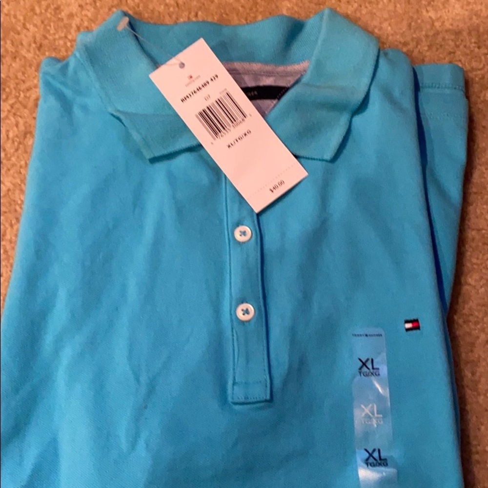 Women’s golf shirt